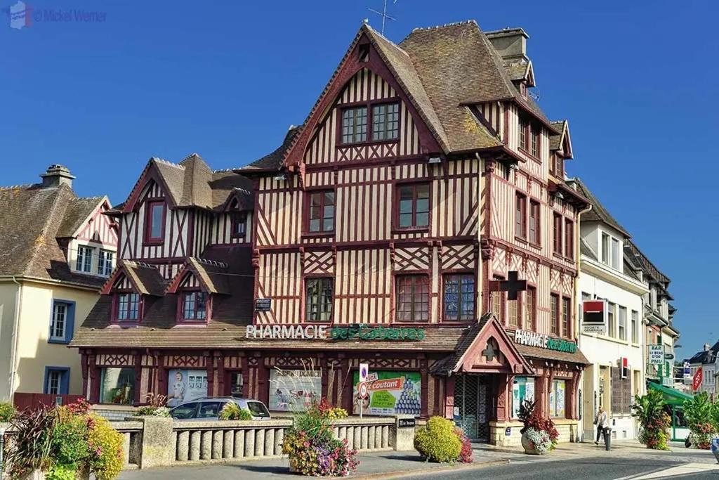 La Maison Du Cavalier, Chateau De Lavenue Pierrefitte-en-Auge Exterior photo