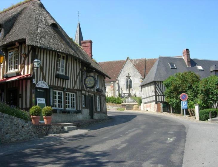 La Maison Du Cavalier, Chateau De Lavenue Pierrefitte-en-Auge Exterior photo